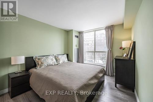 452 - 24 Southport Street, Toronto (High Park-Swansea), ON - Indoor Photo Showing Bedroom