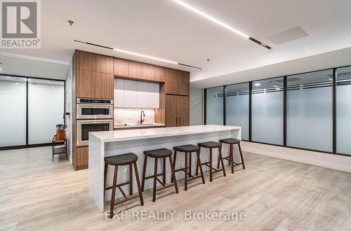 452 - 24 Southport Street, Toronto (High Park-Swansea), ON - Indoor Photo Showing Kitchen