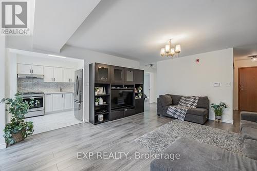 452 - 24 Southport Street, Toronto (High Park-Swansea), ON - Indoor