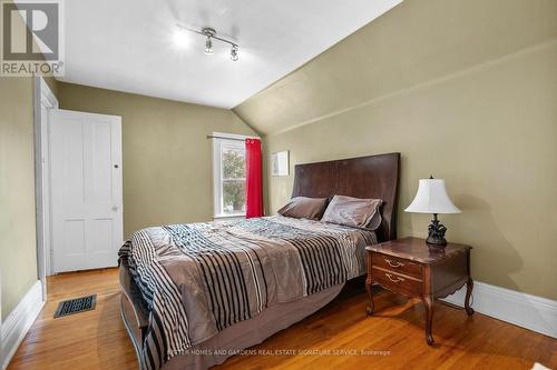 103 Main St E, St. Catharines, ON - Indoor Photo Showing Bedroom
