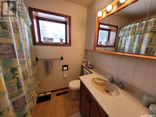 1130 Broadview Road, Esterhazy, SK - Indoor Photo Showing Bathroom
