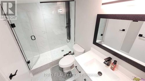 #102 -3170 Kirwin Ave, Mississauga, ON - Indoor Photo Showing Bathroom