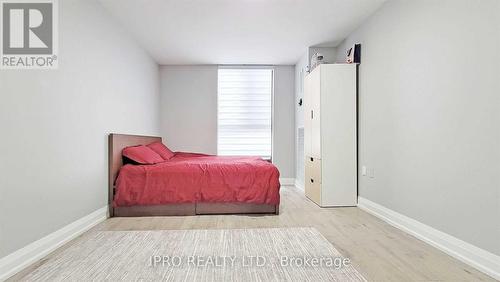 #102 -3170 Kirwin Ave, Mississauga, ON - Indoor Photo Showing Bedroom