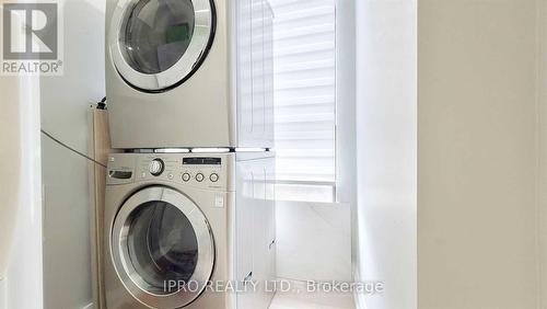 #102 -3170 Kirwin Ave, Mississauga, ON - Indoor Photo Showing Laundry Room