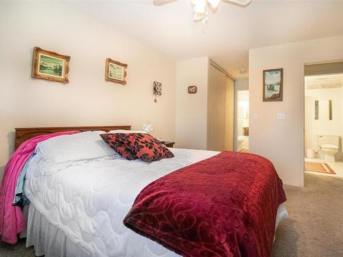 219-1329 Klo Road, Kelowna, BC - Indoor Photo Showing Bedroom