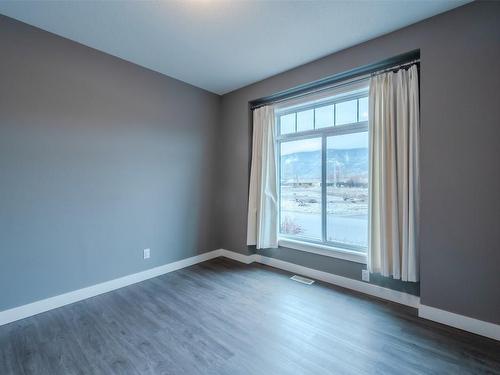 7-351 Warren Avenue, Penticton, BC - Indoor Photo Showing Other Room