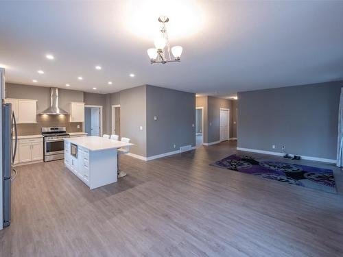7-351 Warren Avenue, Penticton, BC - Indoor Photo Showing Kitchen