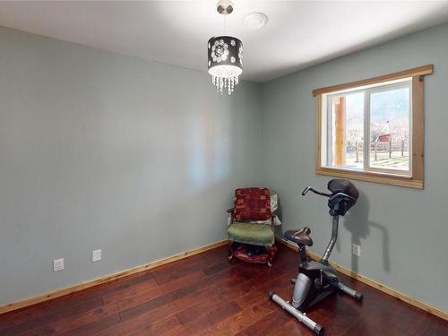 1205 Maple Street, Okanagan Falls, BC - Indoor Photo Showing Gym Room