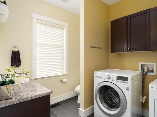 103-2060 Troon Crt, Langford, BC - Indoor Photo Showing Laundry Room
