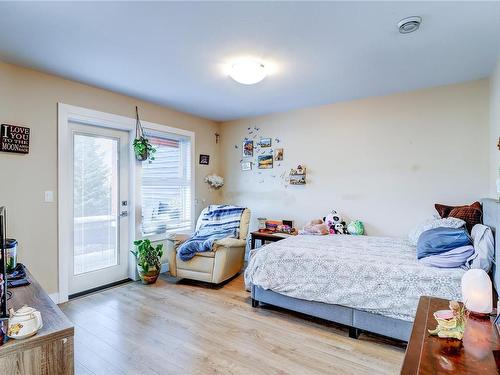 104-1800 Summerhill Pl, Nanaimo, BC - Indoor Photo Showing Bedroom
