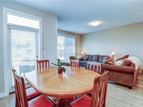 104-1800 Summerhill Pl, Nanaimo, BC - Indoor Photo Showing Dining Room