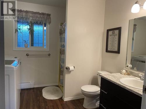 4643 Slack Road, Smithers, BC - Indoor Photo Showing Bathroom