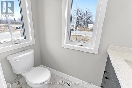 8-3557 Colonel Talbot Rd Rd, London, ON - Indoor Photo Showing Bathroom