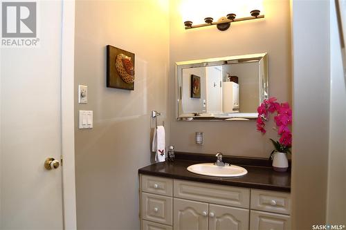 33 Gaddesby Crescent, Jackfish Lake, SK - Indoor Photo Showing Bathroom