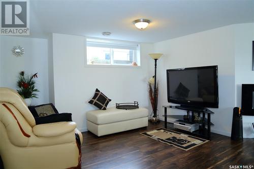 33 Gaddesby Crescent, Jackfish Lake, SK - Indoor Photo Showing Living Room