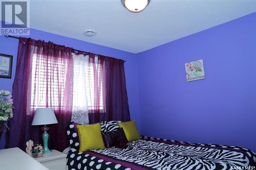 33 Gaddesby Crescent, Jackfish Lake, SK - Indoor Photo Showing Bedroom