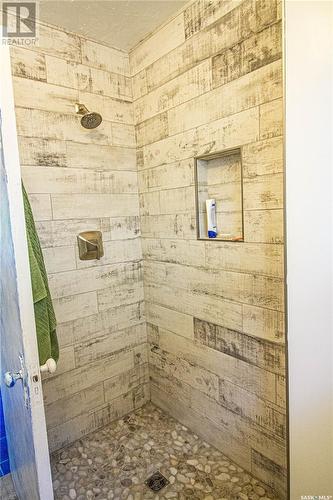 921 107Th Street, North Battleford, SK - Indoor Photo Showing Bathroom