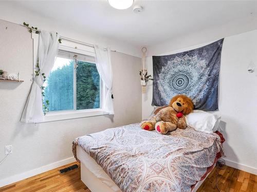3145 Balfour Ave, Victoria, BC - Indoor Photo Showing Bedroom