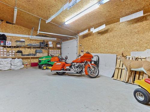 IntÃ©rieur - 135 Rue St-Alexis, Saint-Chrysostome, QC - Indoor Photo Showing Garage