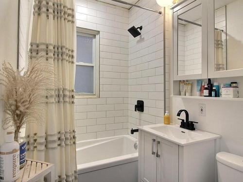 Salle de bains - 17  - 23 Rue Peel, Sherbrooke (Les Nations), QC - Indoor Photo Showing Bathroom