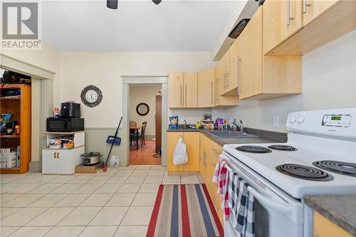 Front 3 BR Unit - 595 Isabella Street, Pembroke, ON - Indoor Photo Showing Kitchen