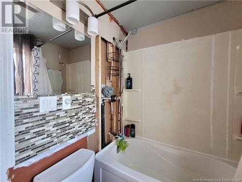 69 Rue Du Parc E, Pointe-Verte, NB - Indoor Photo Showing Bathroom