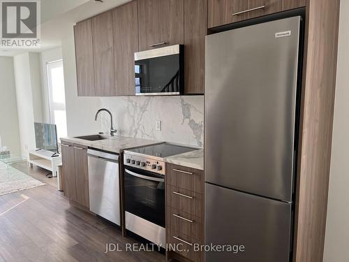 Th 2 - 260 Finch Avenue E, Toronto, ON - Indoor Photo Showing Kitchen With Stainless Steel Kitchen With Upgraded Kitchen
