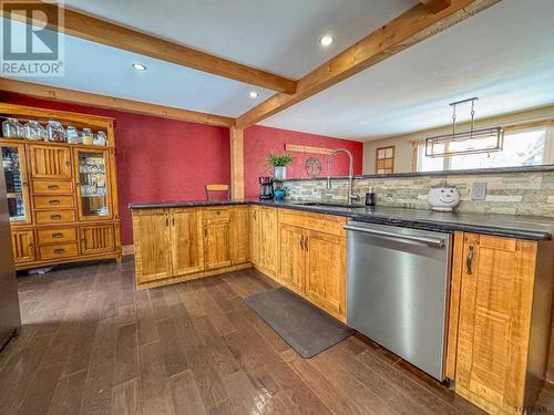 456 Second Ave, Matheson, ON - Indoor Photo Showing Kitchen