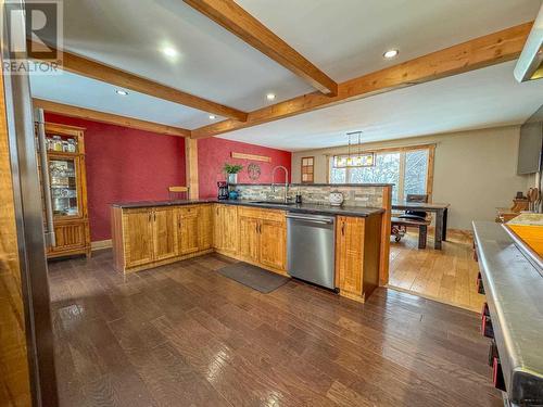 456 Second Ave, Matheson, ON - Indoor Photo Showing Kitchen