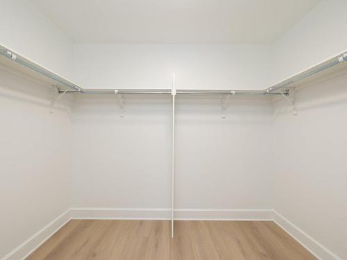 102E Avenue, Notre-Dame-De-L'Île-Perrot, QC - Indoor With Storage