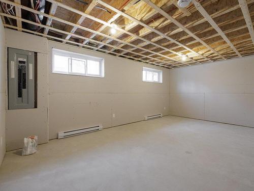 Sous-sol - 102E Avenue, Notre-Dame-De-L'Île-Perrot, QC - Indoor Photo Showing Basement