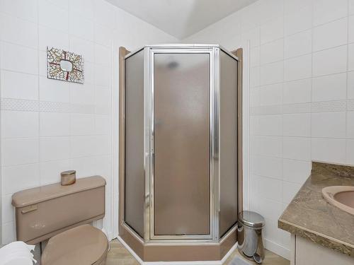 J01-6145 Genoa Bay Rd, Duncan, BC - Indoor Photo Showing Bathroom