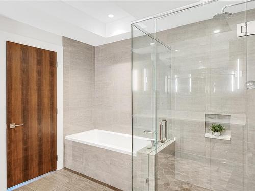 2022 Pebble Dr, Langford, BC - Indoor Photo Showing Bathroom