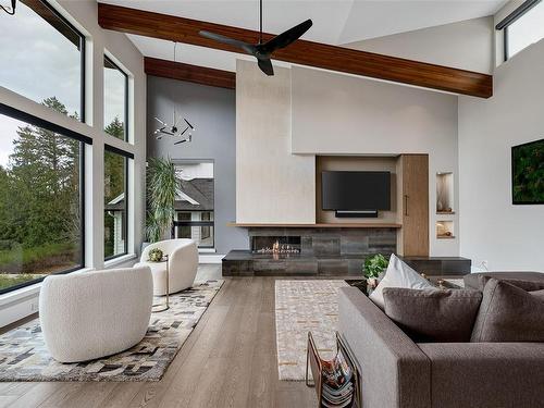 2022 Pebble Dr, Langford, BC - Indoor Photo Showing Living Room