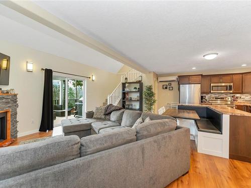 1873 Taylor Walk, Qualicum Beach, BC - Indoor Photo Showing Living Room With Fireplace