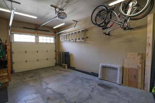 116 Dreamcatcher Way, Kimberley, BC - Indoor Photo Showing Garage
