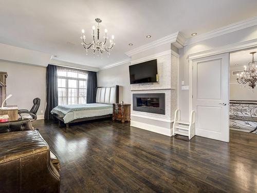 Master bedroom - 401 Av. Des Crécerelles, Beaconsfield, QC - Indoor With Fireplace