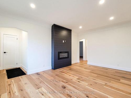 208 Holmesdale Ave, Hamilton, ON - Indoor With Fireplace