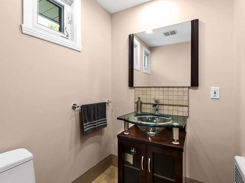 Salle d'eau - 60 Ch. Normandy, Mont-Royal, QC - Indoor Photo Showing Bathroom