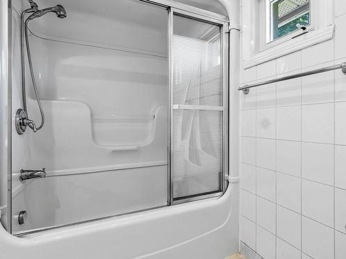 Bathroom - 60 Ch. Normandy, Mont-Royal, QC - Indoor Photo Showing Bathroom
