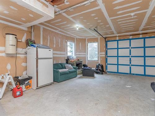104 St. George St, Nanaimo, BC - Indoor Photo Showing Garage