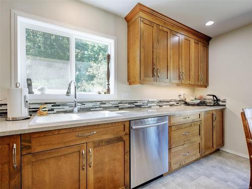 4360 Trans Canada Hwy, Cobble Hill, BC - Indoor Photo Showing Kitchen With Double Sink