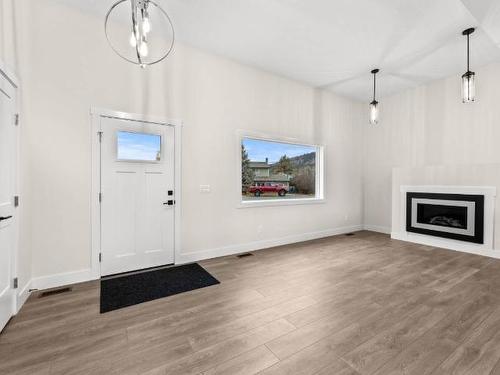 2282 Schindler Cres, Merritt, BC - Indoor Photo Showing Living Room With Fireplace