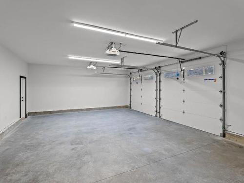 2282 Schindler Cres, Merritt, BC - Indoor Photo Showing Garage