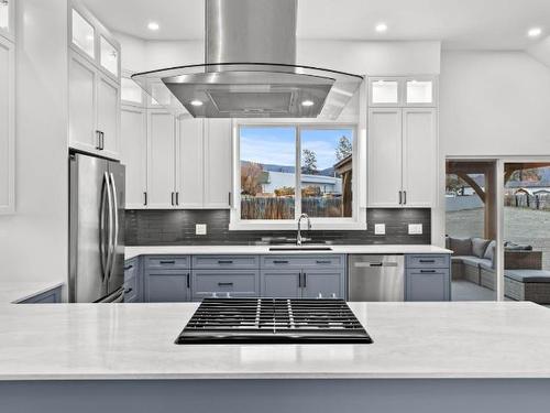 2282 Schindler Cres, Merritt, BC - Indoor Photo Showing Kitchen With Upgraded Kitchen