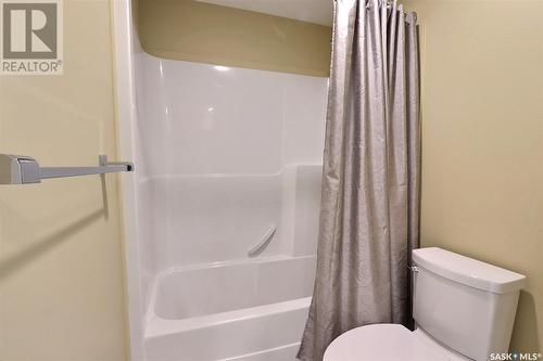 3037 Lakeview Drive, Prince Albert, SK - Indoor Photo Showing Bathroom