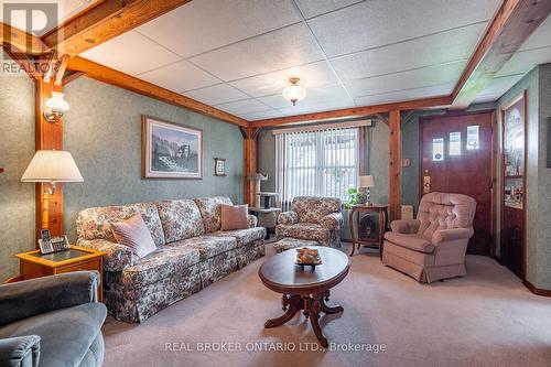1032 Hwy 7 Rd, Otonabee-South Monaghan, ON - Indoor Photo Showing Living Room