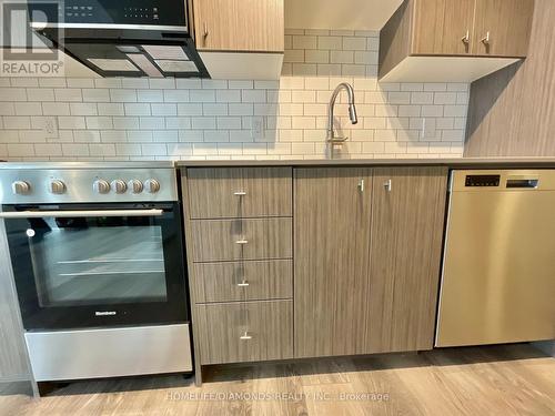 503 - 5 Wellington Street, Kitchener, ON - Indoor Photo Showing Kitchen With Stainless Steel Kitchen