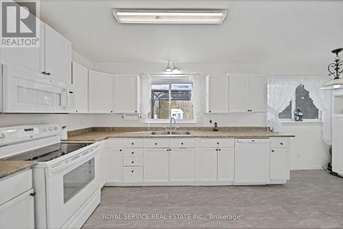 199 Clitheroe Road, Alnwick/Haldimand, ON - Indoor Photo Showing Kitchen With Double Sink
