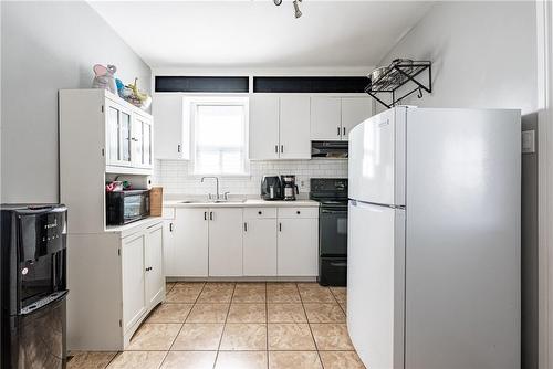 6291 Drummond Road, Niagara Falls, ON - Indoor Photo Showing Kitchen